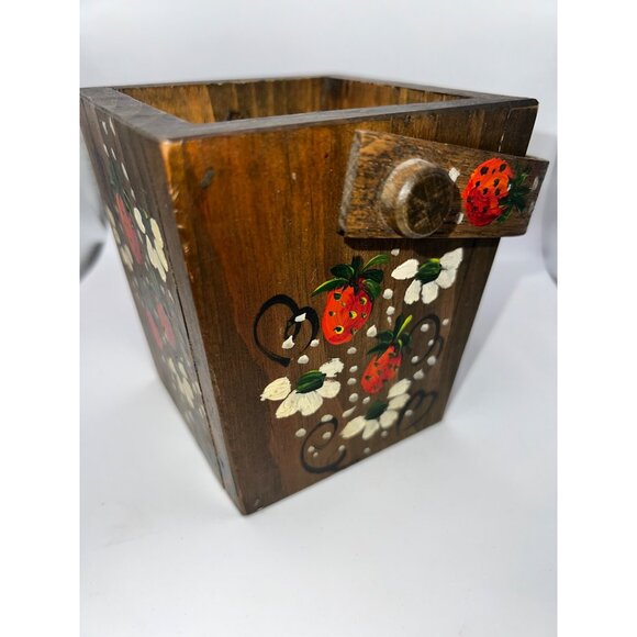 VTG‎ Hand Painted Mini Wooden Basket Painted Flowers & Strawberries Cottagecore - Picture 6 of 13